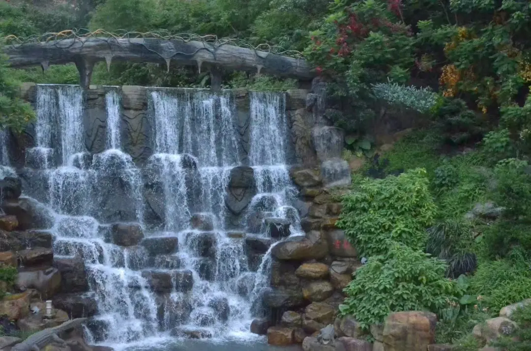 小瀑布也可以很美！🌳🍃