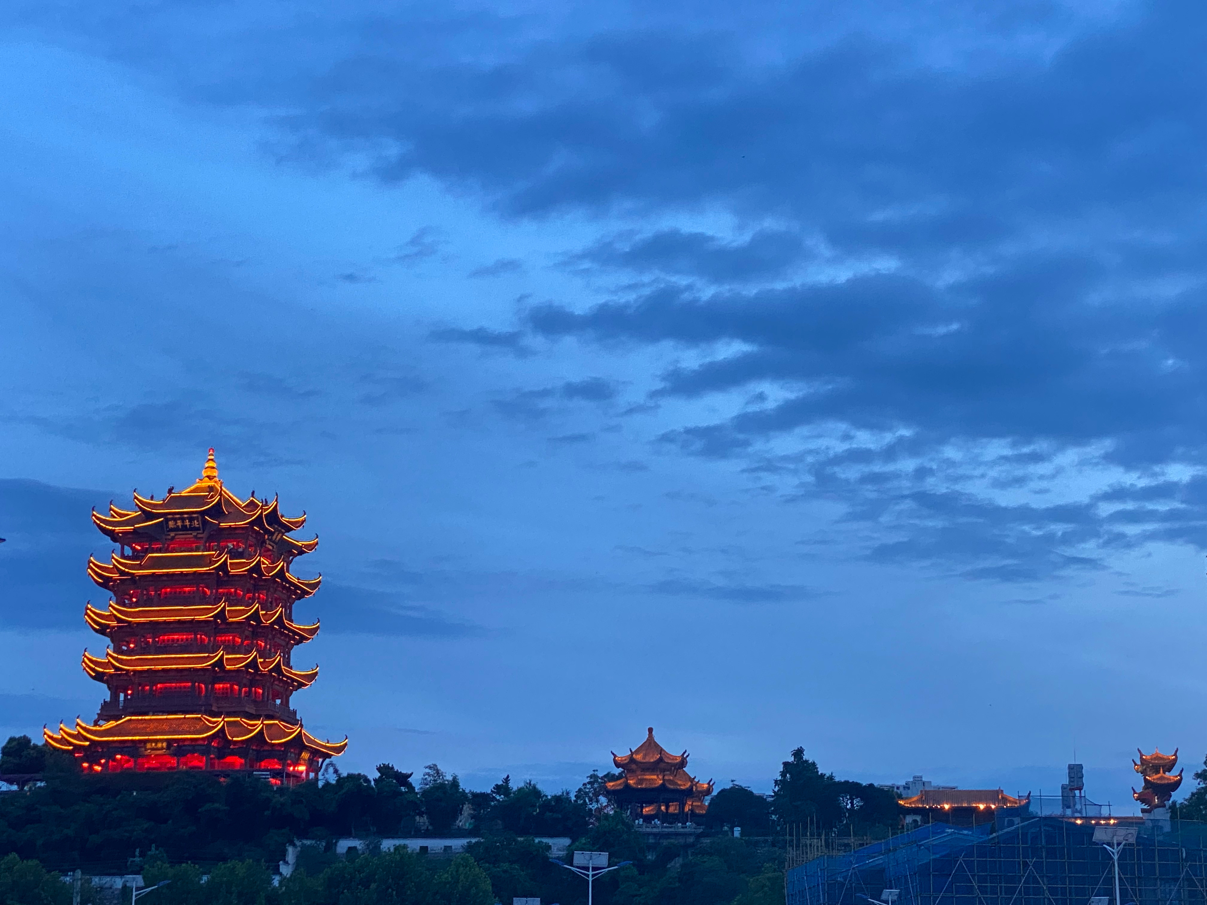 武汉美食不适合我，太辣了[泪奔] ​​​