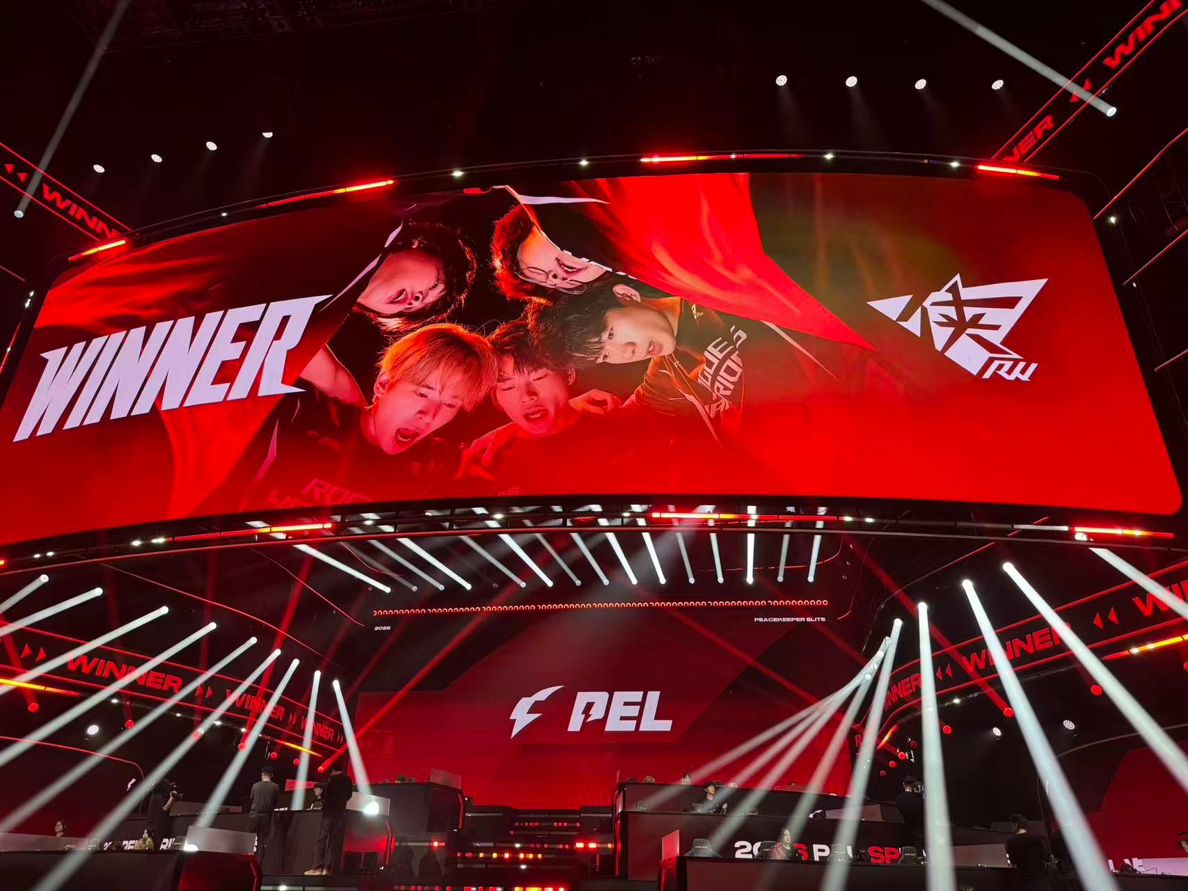 RW三连暴走吃鸡 全员暴走一路横扫赛场接连拿下胜利，SuKi的击杀数据再创高度，