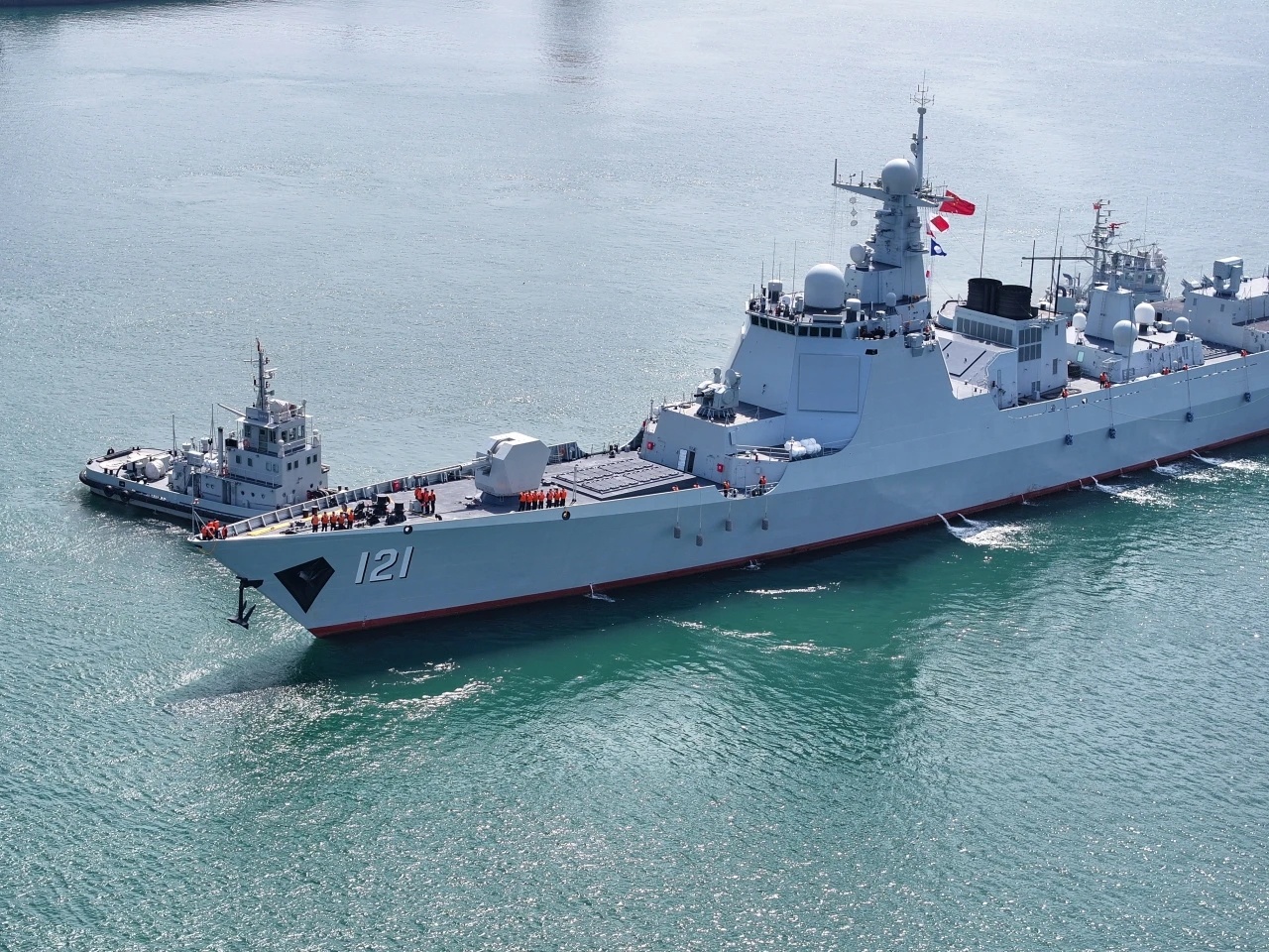 进港了，坐上长臂车，补补漆烽火问鼎计划中国海军