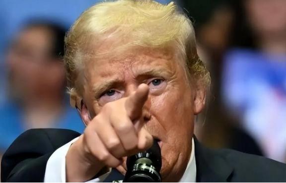 曾经特朗普万万想不到，自己绞尽脑汁从中国台湾地区“抢”来台积电，到最后竟然白忙一