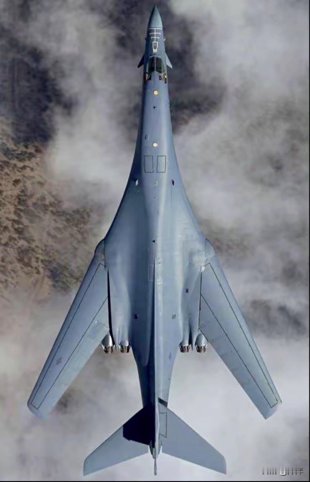 B-1B“枪骑兵”作为美军王牌轰炸机，战力堪称恐怖！它高空极速达1.335公里/