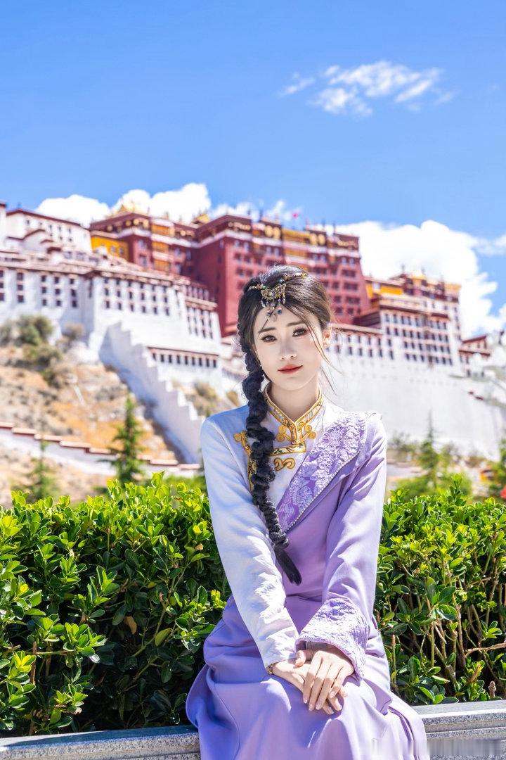 小李花399拉萨拍的写真化妆贴个睫毛另外收费60的成片大家觉得拍的咋样？ 钦州