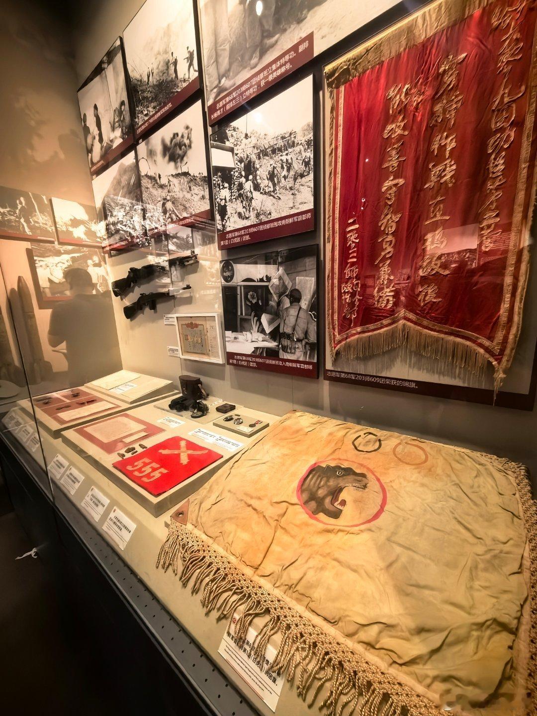 一直不明白为啥想又爽又燃没人拍奇袭白虎团，后面想明白了，内娱老登们一个个带入自己