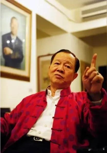 有一位国学老师说，人一旦去世了，他生前穿过的衣服，盖过的被子，睡过的床，反正活着