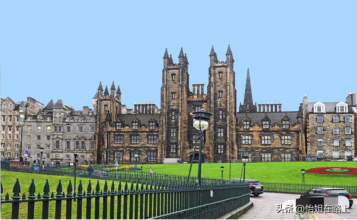 爱丁堡大学深受中国学生的喜爱，一是因为它的世界排名比较高，在国内的认可度比较高，