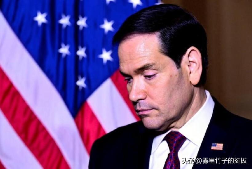 美国总统唐纳德・特朗普再度提及美国对古巴进行军事干预的可能性
华盛顿 (美联社)