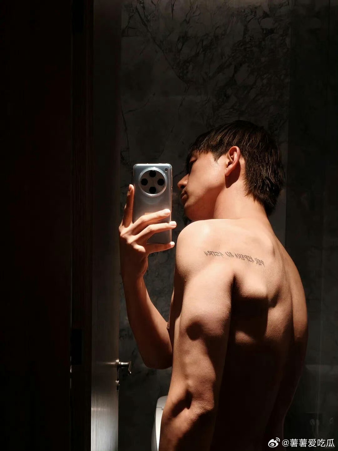 李现这是我能看的吗我天！这是真的男菩萨！！！好看爱看多发！ ​​​