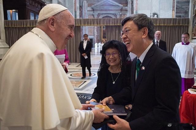 第一张骨牌？
路透社报道称，梵蒂冈国务卿帕罗林（Pietro Parolin）5