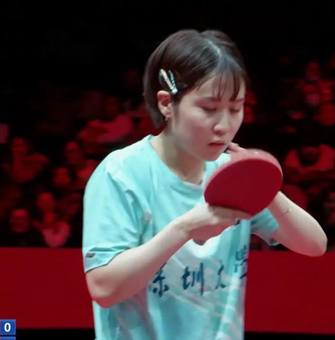 日本主力，现在是中国队友。
 
看到平野美宇穿上深大俱乐部队服，很多人愣住了。国