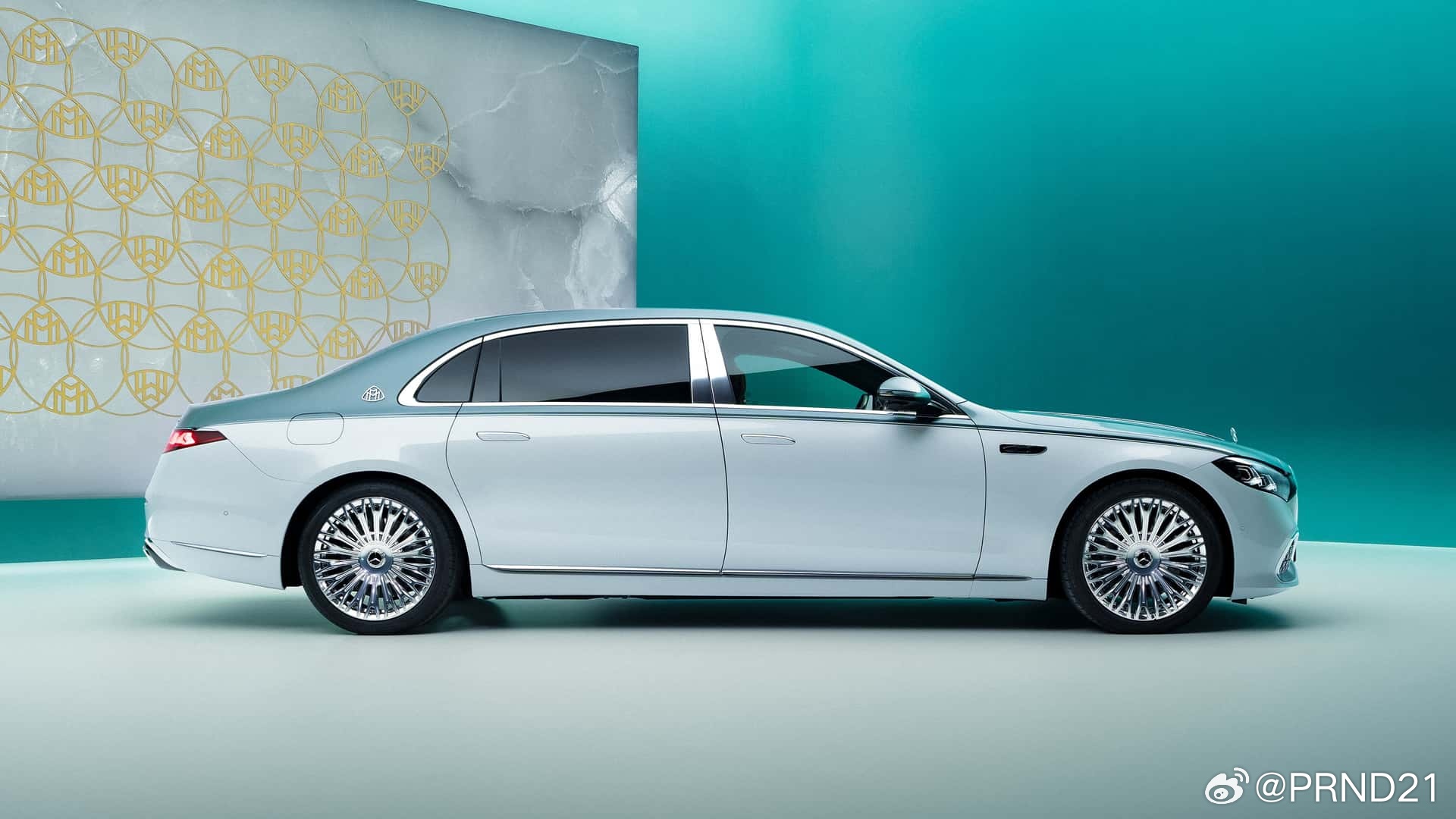 奔驰推出了改款的S级Maybach。这个闪亮多辐圈还不错，但图5、图6这个远看像