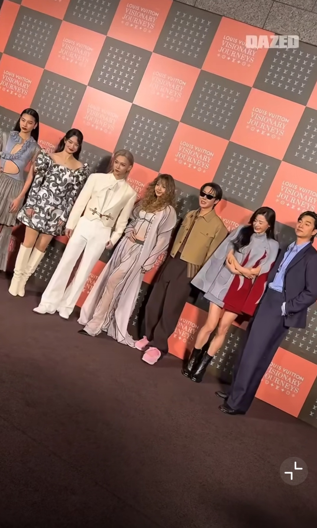 LV韩国这个活动站位很有意思了lisa把爱豆职业做到全球顶级 知名演员也给她镶边