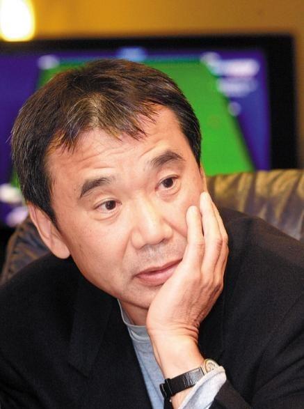 日本作家村上春树说：我父亲是侵华日军，我从不吃中国菜，因为我不配，我也不生小孩，