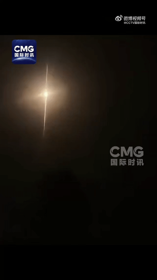 以色列拦截伊朗导弹失败瞬间体验一下，弹道导弹的末端冲刺速度： 