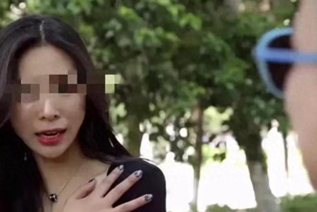 “谁叫你长得那么美！”上海长宁，已婚女子因长得太漂亮，被男邻居看中。男邻居展开了