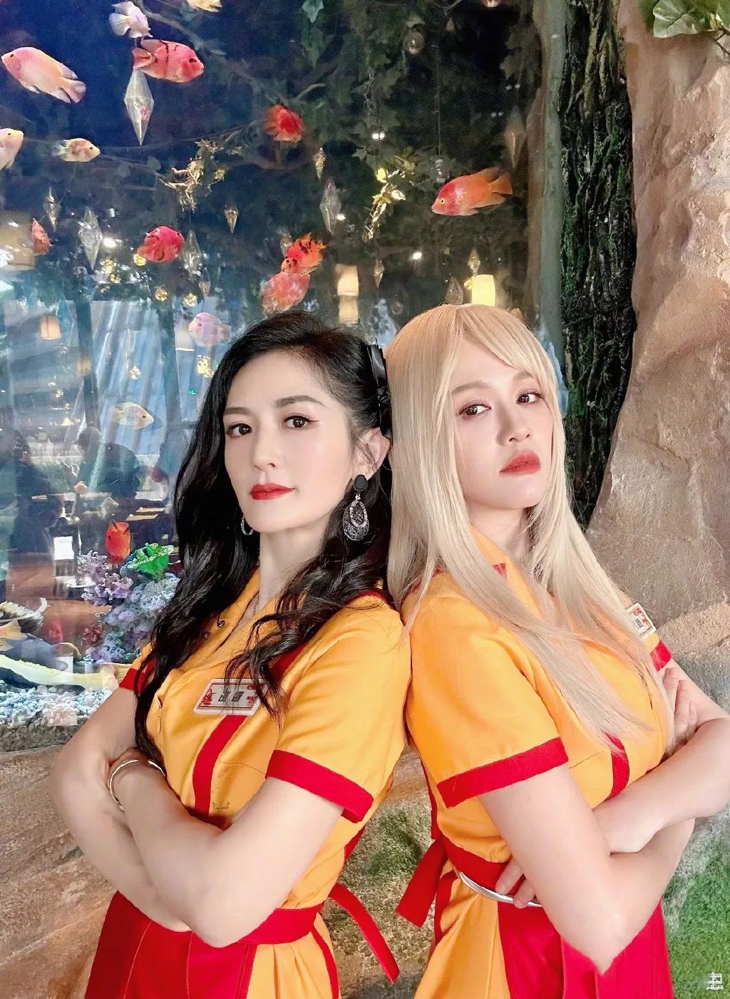 谢娜慷慨解囊，赠好友陈乔恩66666.66元红包，寓意顺顺利利，尽显闺蜜情深。此