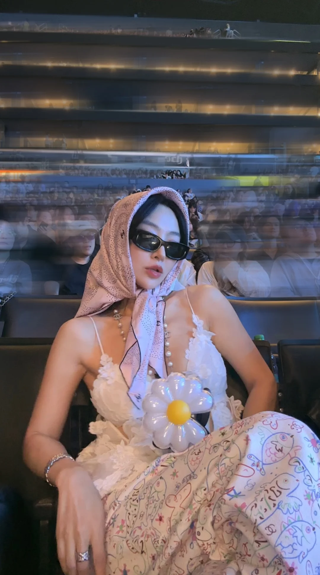 头巾照还是要拿捏一张的 GD in LA D2