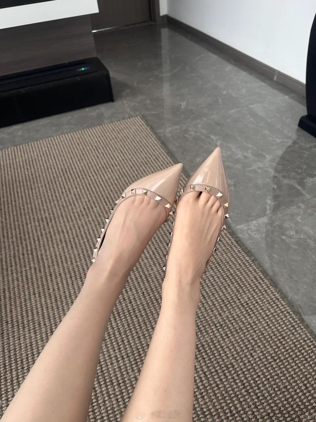 还得是姐夫啊，送的这双高跟鞋太合我心意了😝  ​​​