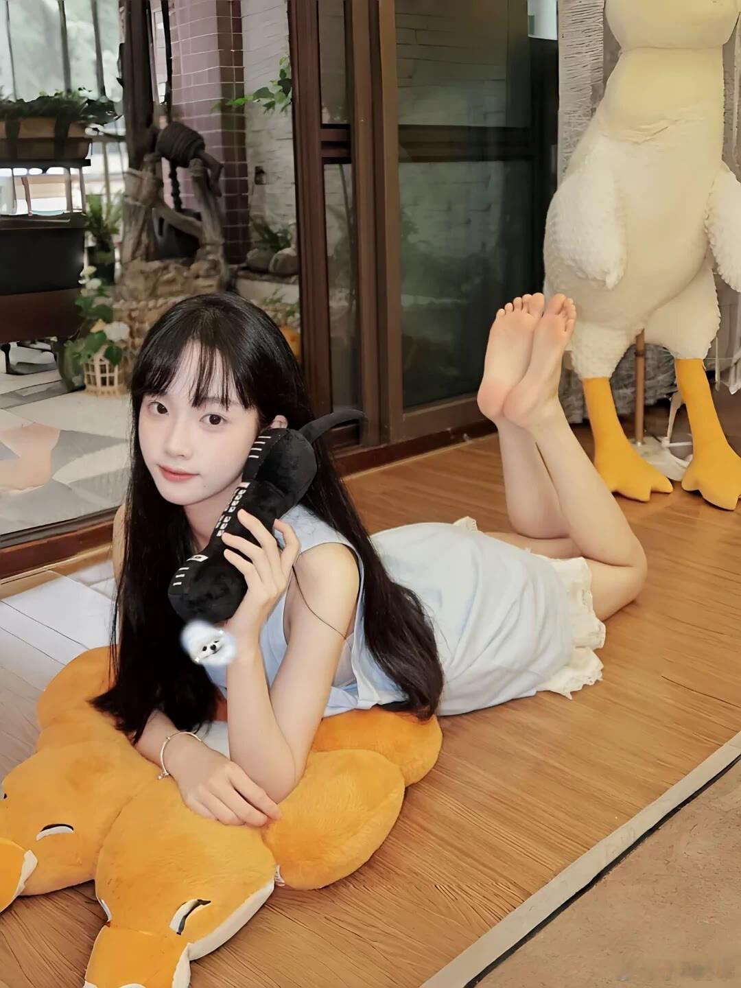 你好，请问你是“行走的小可爱”吗？ 