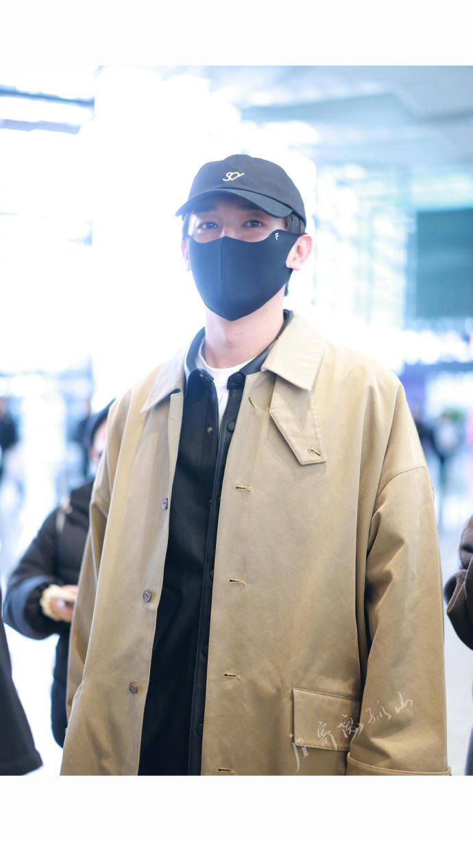 这下真的可以一户一杨旭文了 满屏杨旭文太有氛围感了！整齐列队像排兵布阵，红到发光