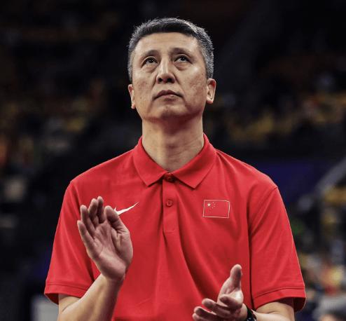 男篮世预赛/最多落后三十分，中国男篮的脸都不要了！
12月1日进行的一场世预赛，