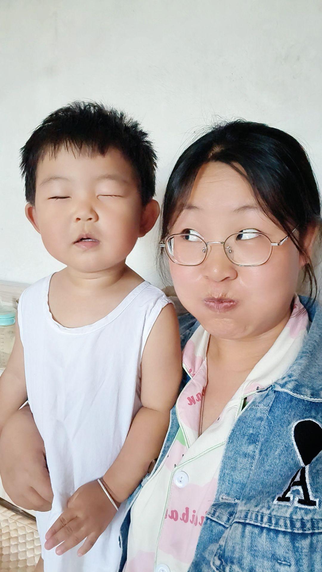 亲爱的韩聪啊，今天你就30岁啦，你开心吗？
三十岁对于自己来说，是个点，是分界线