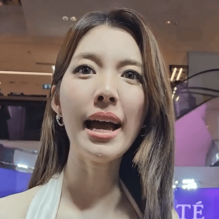 陈奥平等的恨每一个不让她和姐待在一起的人 