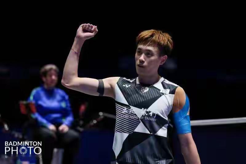 屠过龙的左手将林俊易竟然输给马来西亚无名小将，赛事卫冕冠军就此爆冷出局。
去年还