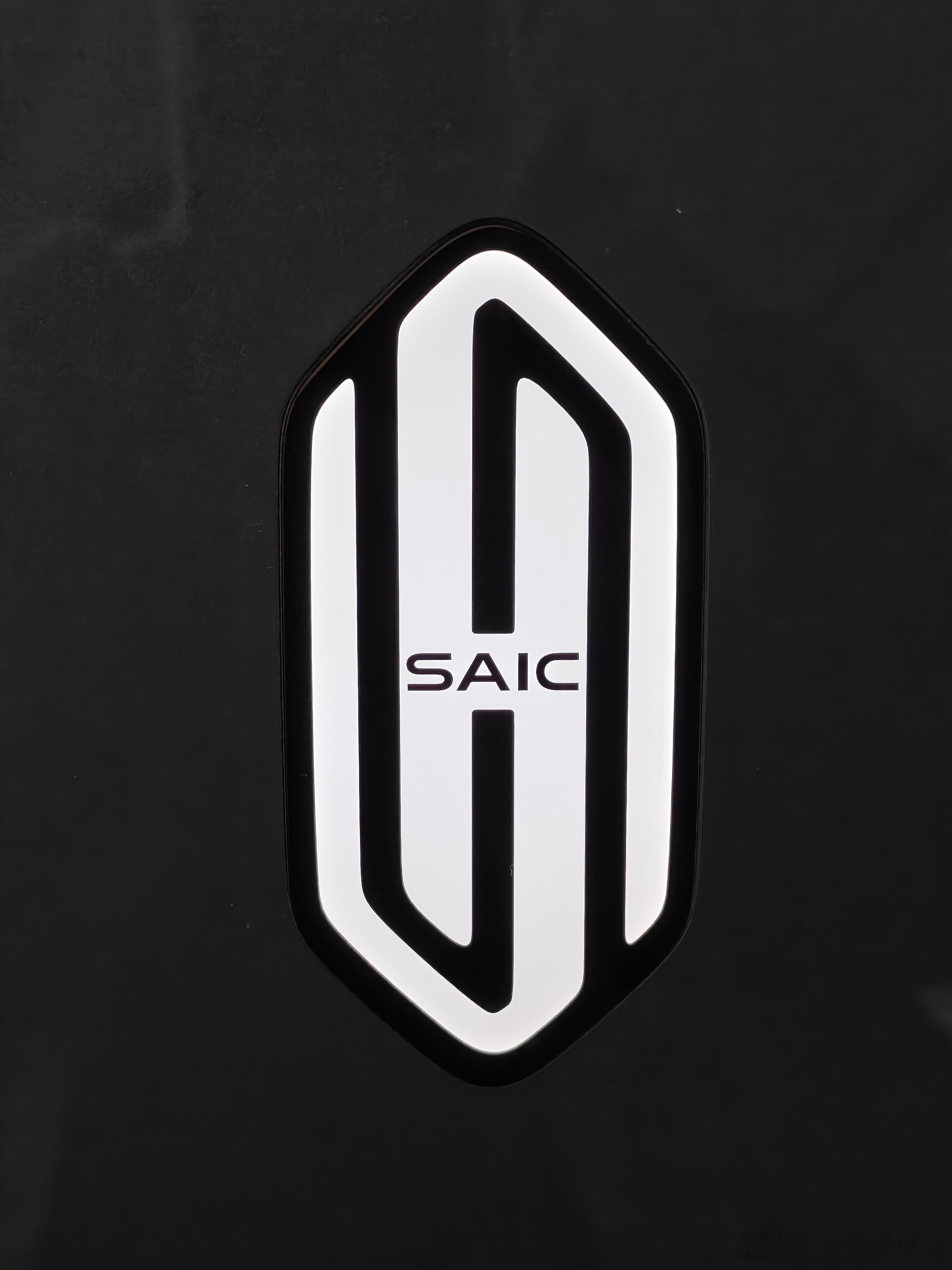 来看了下尚界h5 静态下没有明显硬伤对得起它15w的售价要购买这台车的朋友格外关