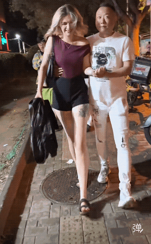 我怀疑是大哥花钱雇来拍视频的！