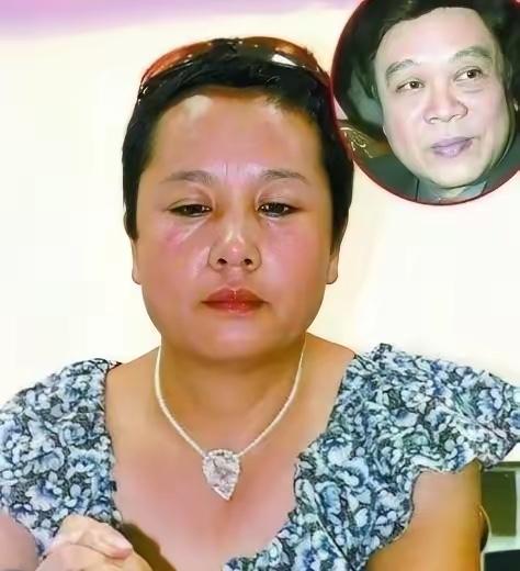 2004年，“赵忠祥数几年时间里一直和我保持着不正当关系，并且把我折磨的满身疾病