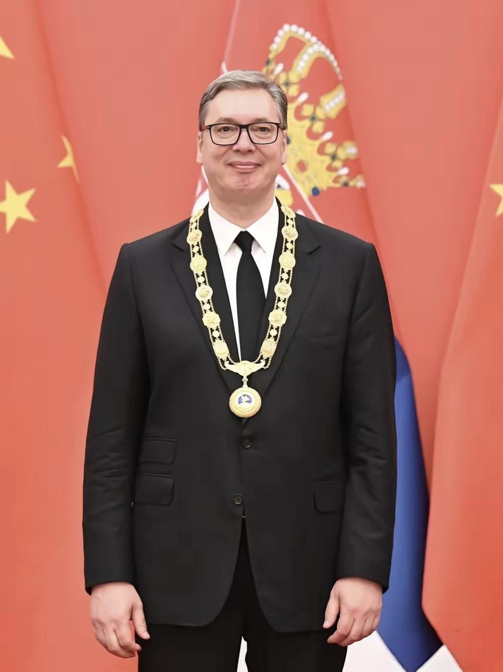 武契奇在北京拿到中国最高对外友谊勋章！
 
最近可谓是万国来朝，咱们国家真是强大