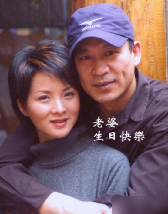 别再歌颂师小红的12年深情了。我告诉你，那根本不是爱，那是一场顶级雄性的基因豪赌