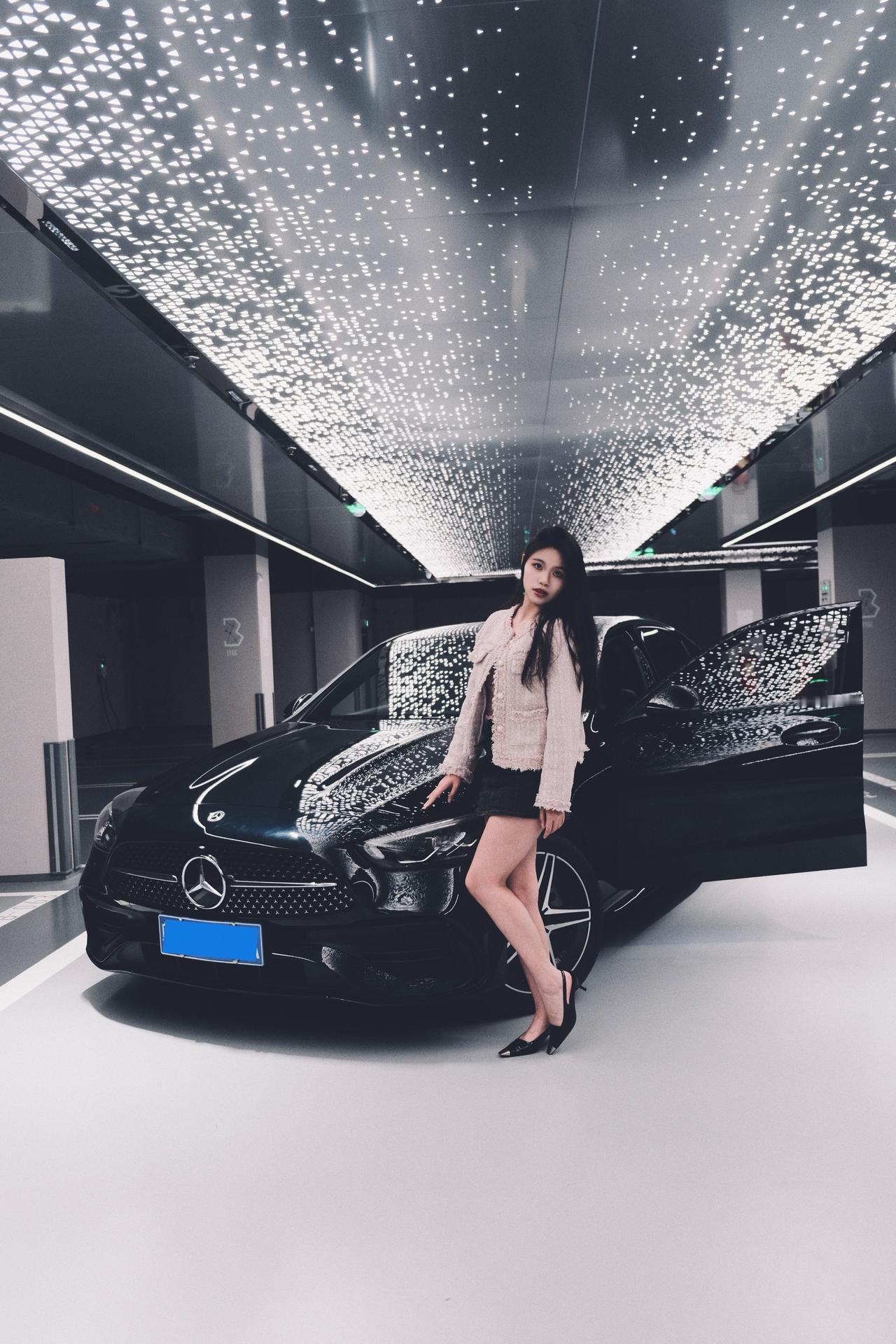 拍车 美女车模 奔驰c级 梅赛德斯奔驰 内燃机的魅力