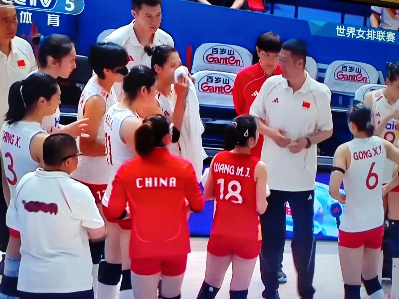 2026年7月12号世界女排联赛香港站的比赛，中国女排对阵意大利女排，中国女排第