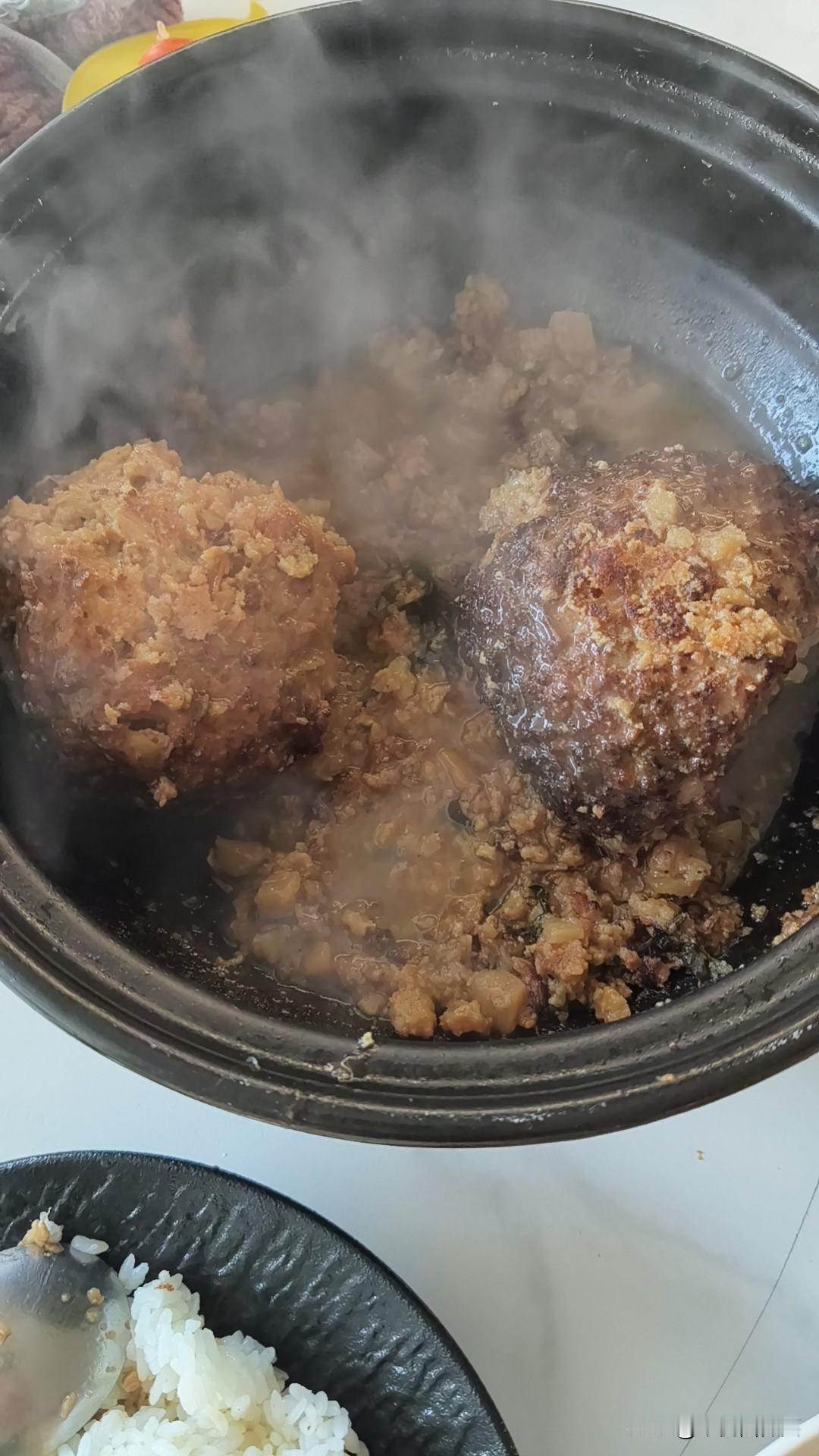 四喜丸子吃2个了，几个人