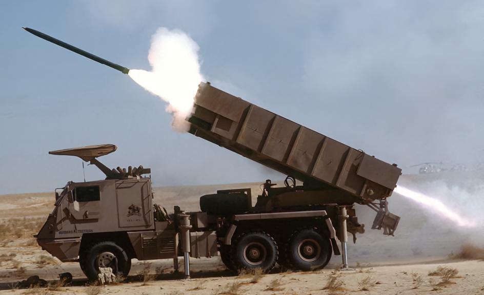 每天认识一件兵器 巴西ASTROS Ⅱ多口径火箭炮ASTROS Ⅱ火箭炮是巴西于