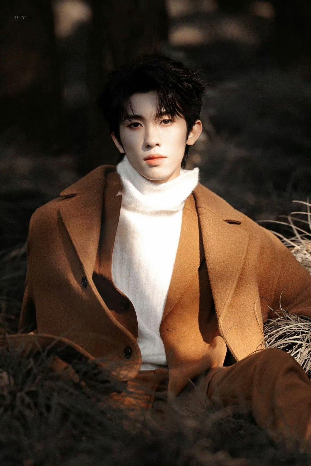 谁说没有选秀就看不到秀人合体林墨何洛洛这波合体直接戳中选秀老粉心巴，俩宝台上有说