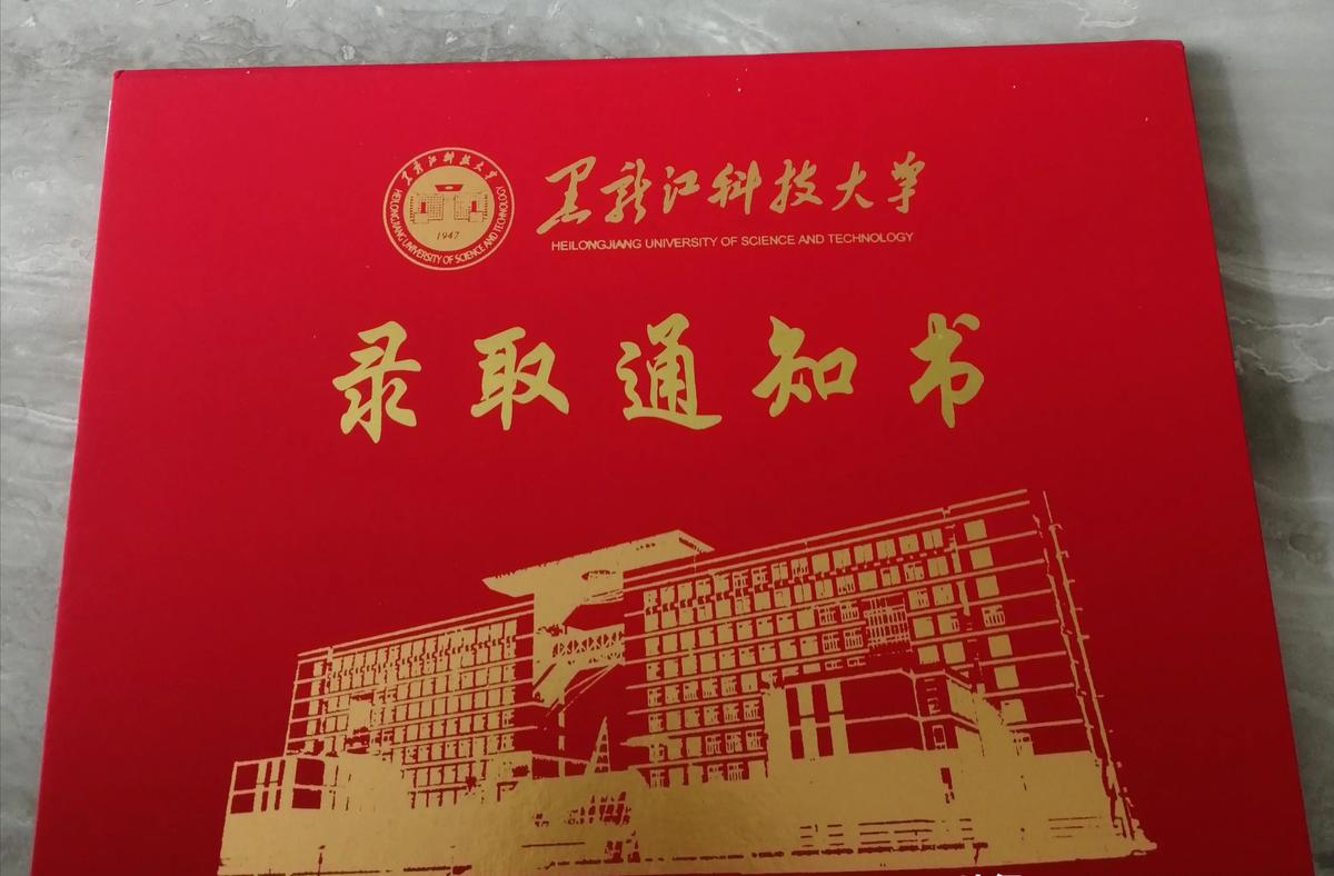四六级成绩提前一周突袭！

6点放榜，心脏比闹钟先醒。

官方说服务器升级完，干