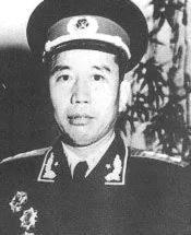 1954年，王震将军出任铁道兵司令员后，在视察某处工地时，忽然瞥见一个身影分外眼