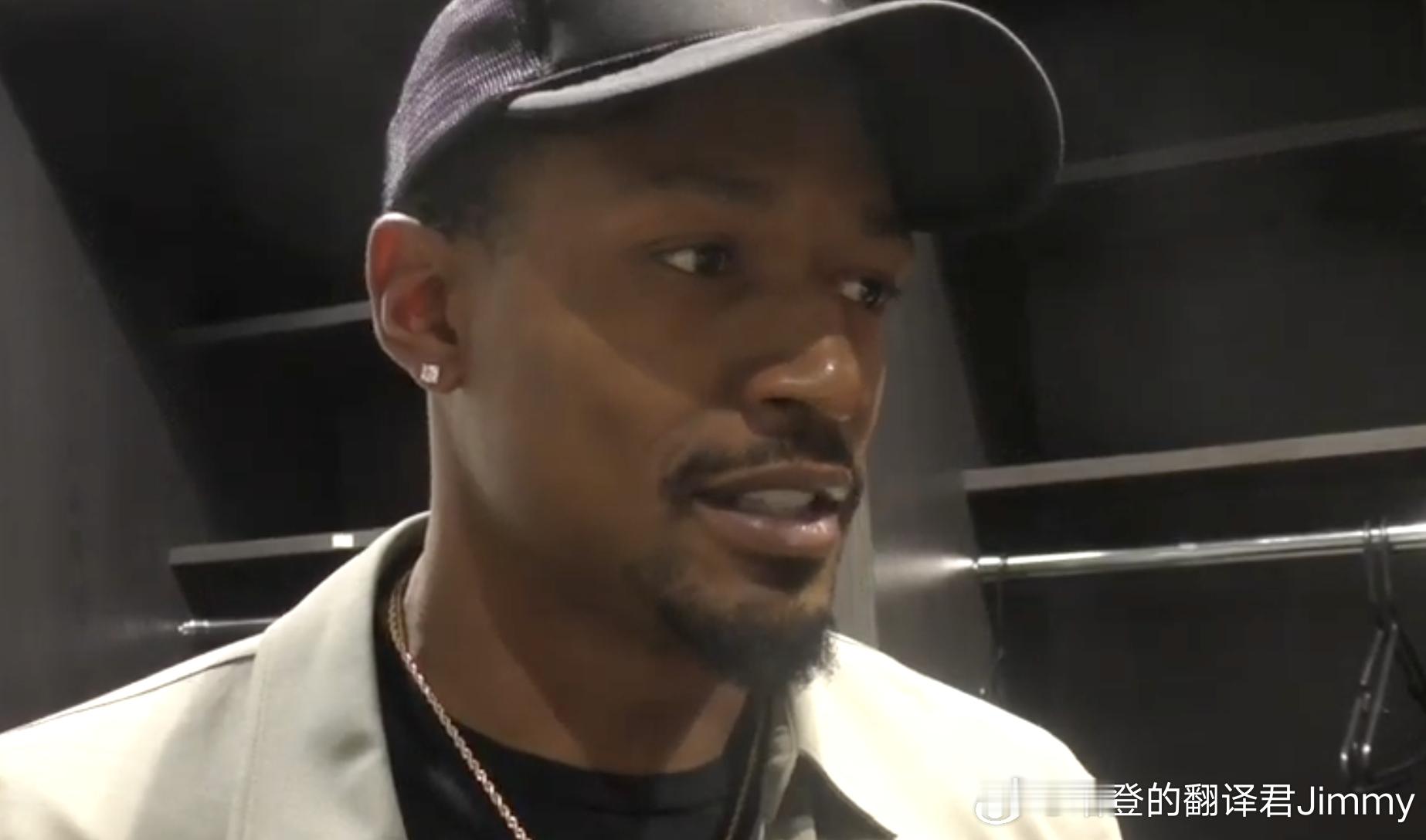 比尔：我还在找节奏，还在融入球队，找到自己的位置。这对我来说都是积累和成长的过程