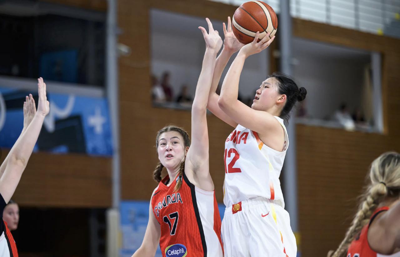U17女篮冤啊。

最后一秒被加拿大绝杀，痛失进入世界杯四强的机会。

最后12