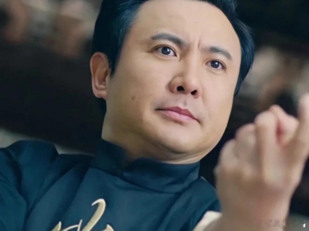 沈腾早已看淡奖项选择躺平。业内评委偏见明显，向来轻视喜剧题材，刻意区别对待。即便