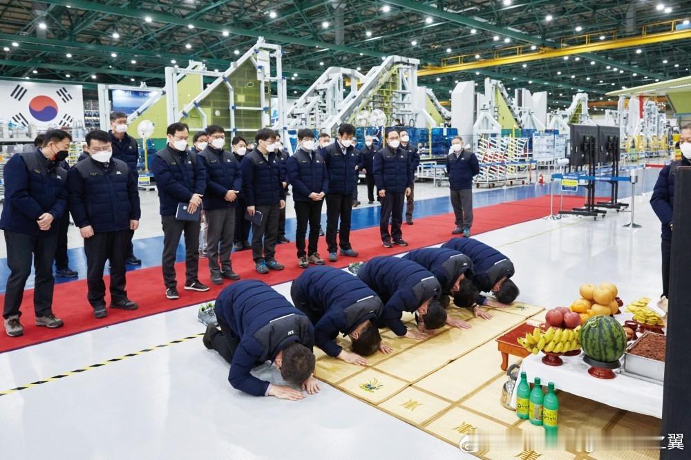 韩国、日本、俄罗斯人的“膜拜航空之神”的行为 ​​​