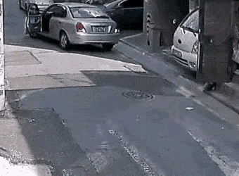 方向错了，努力白费。大姐身手麻利，还是个热心肠，谁知好心办坏事，越帮越乱，这个忙