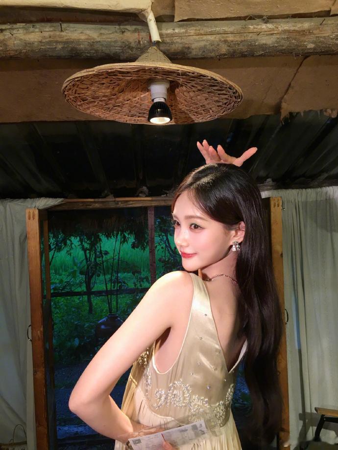 李一桐是你心中的女神吗
李一桐虽然没有晋升为一线女演员，但观众缘还是非常好的！