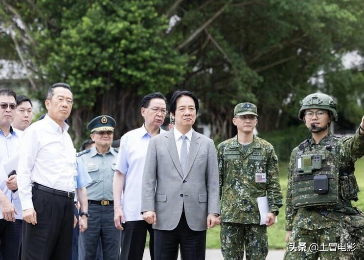 2100亿新台币，买无人机。

台行政机构6月18号刚把这个“国防自主无人载具采