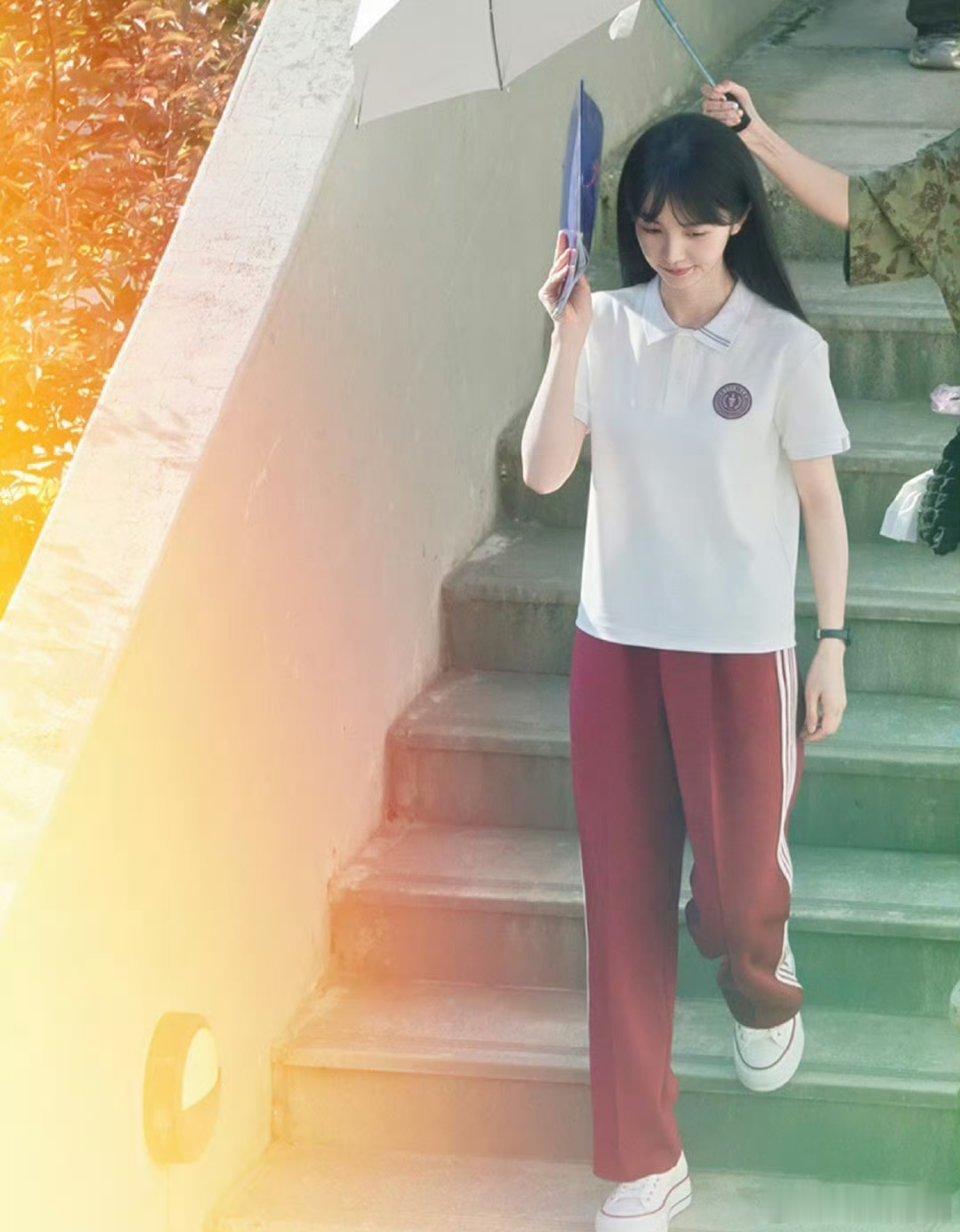 田曦薇 胡一天 《天才女友》同框路透🈶！！看得我心花怒放是怎么回事[爱慕][爱