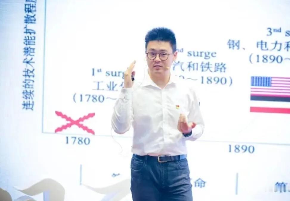 马翔宇那群人，开始就瞧不上他！
顶级学府毕业，顶级券商出来！
到一个工业园区工作