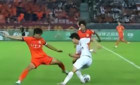 泰山B队中乙0-0，齐千程染红，多名球员伤退。这份青训报告不及格。B队核心职能是